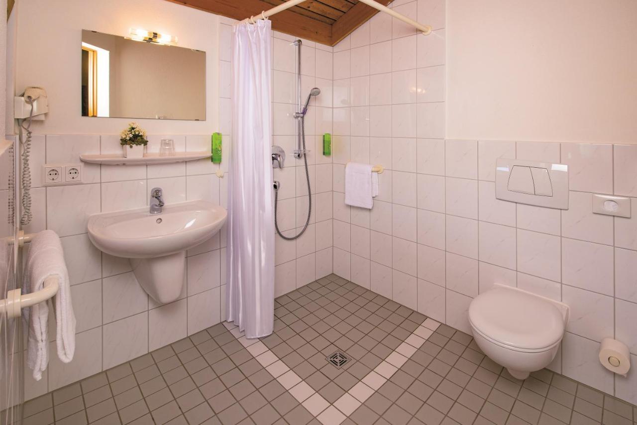 Hohenwart Forum 3*